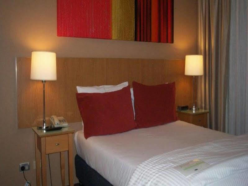 Adina Serviced Apartments Sydney Martin Place Exterior photo